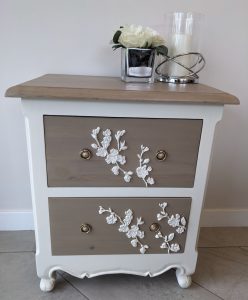 Table reloved and upcycled with Fusion Algonquin and Raw Silk paint with resin flowers